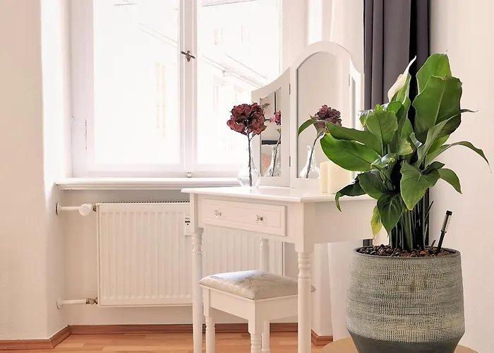 Fynbos In Der Historischen Altstadt, Loggia, Parkplatz *